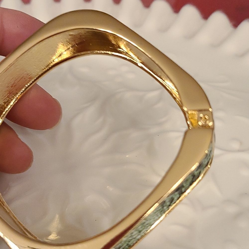 Square Clamp Bangle - Picture 15 of 16